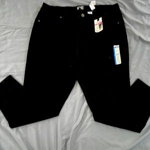 terra & sky 22w black skinny jeans